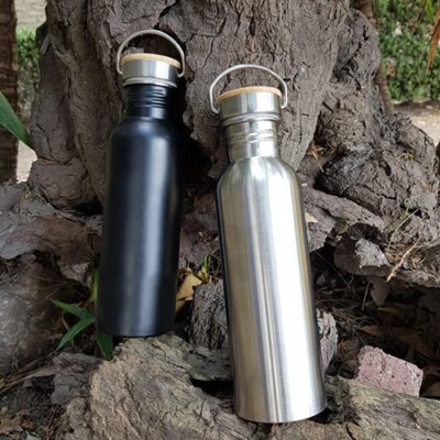 TERMO CON TAPA DE BAMBU Termo con tapa de bambu sin duda un articulo novedoso ya que ademas cuenta con agarradera  