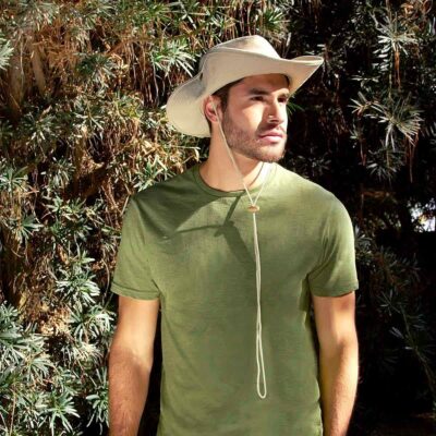 SOMBRERO MOJAVE Sombrero Mojave sin duda es el sombrero ideal para ir de campamento te cubre perfecto del sol evita que te quemes y tiene mucho estilo
