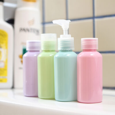 ESTUCHE PARA VIAJE Estuche para viaje sin duda muy util para cuando viajas y necesitas llevar tus cremas y otras cosas ademas se puede imprimir