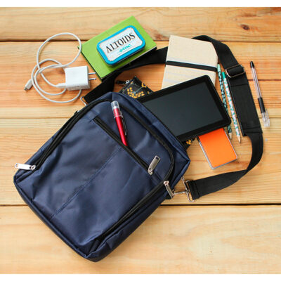 MOCHILA DE HOMBRO PORTA TABLET Mochila de hombro porta tablet sin duda ideal para llevar tus cosas de oficina ademas se puede imprimir con tu logo