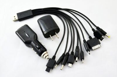 CABLE USB MULTIPUERTOS TIENE TODAS LAS ENTRADAS PARA QUE NO BATALLES Y TENGAS LOS MIL CABLES SIN DUDA MUY PRACTICO