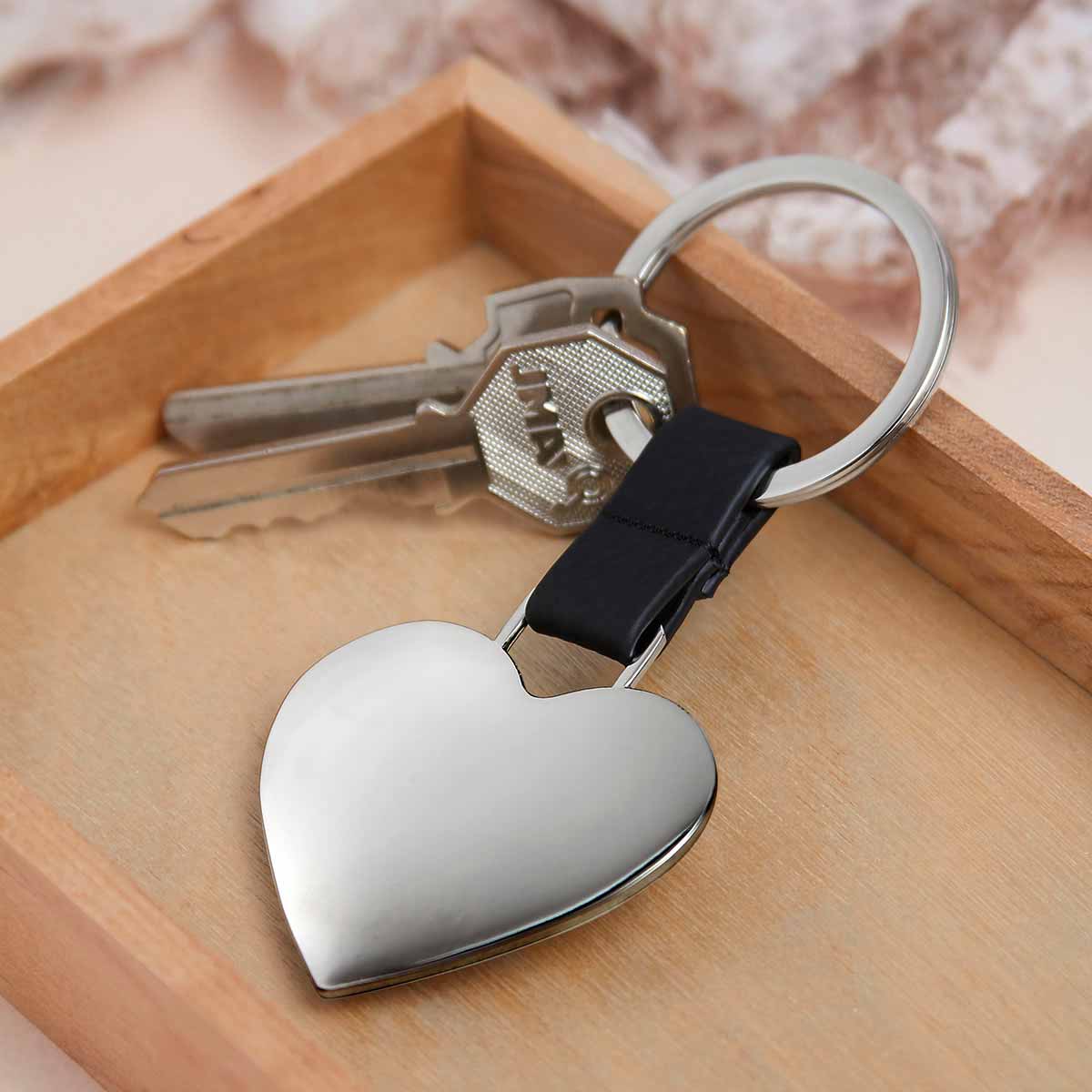 llavero wetar personalizada con logo de empresa